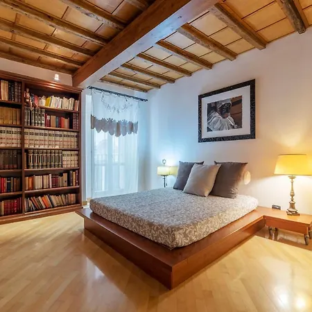 Pantheon View Apartment