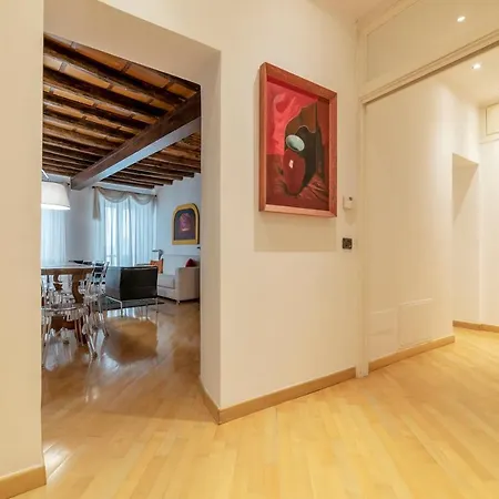 Pantheon View Apartment