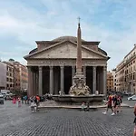 Apartment Pantheon View Rome